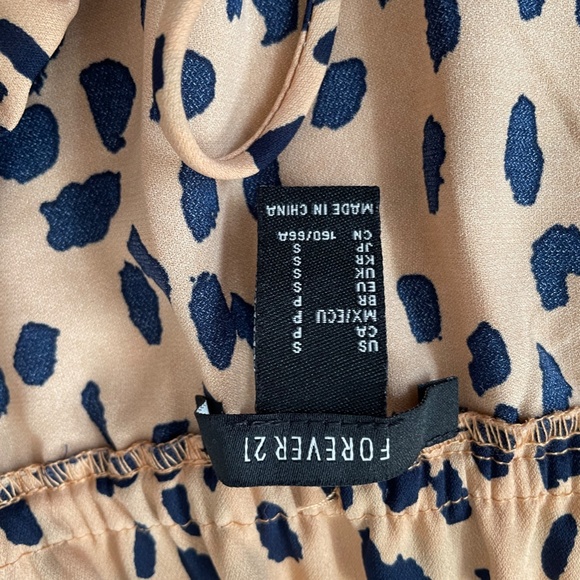 Cheetah Crop-Top Blouse - Picture 2 of 4